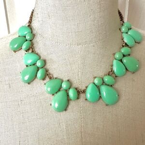 Green bauble statement necklace